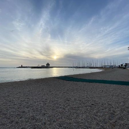 Dimora Novella Apartment Lido di Ostia Bagian luar foto